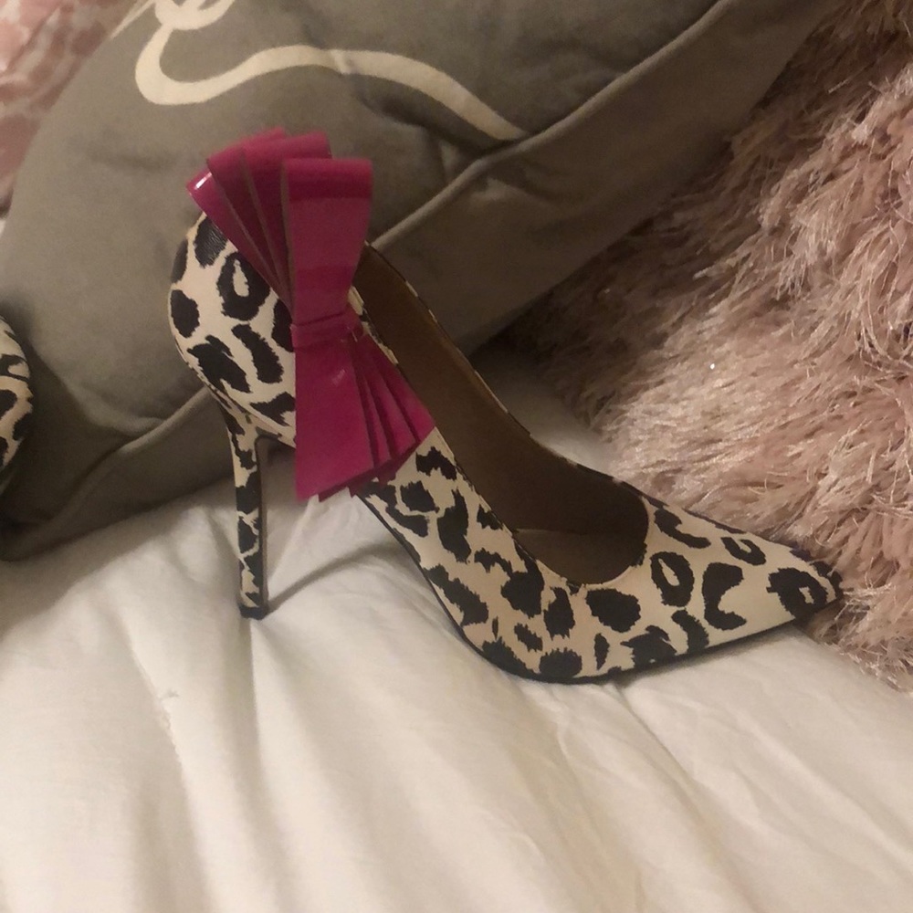 Worn only once. Beautiful shoes!!!
